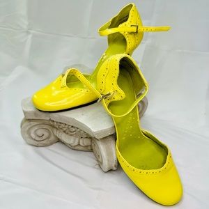 Reaction by Kenneth Cole Mary Janes in Bright Yellow NWOT